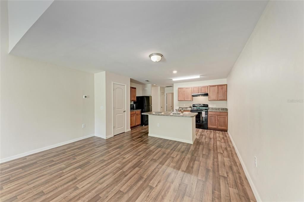 Под контрактом: $449,000 (6 спален, 0 ванн, 2804 Квадратных фут)