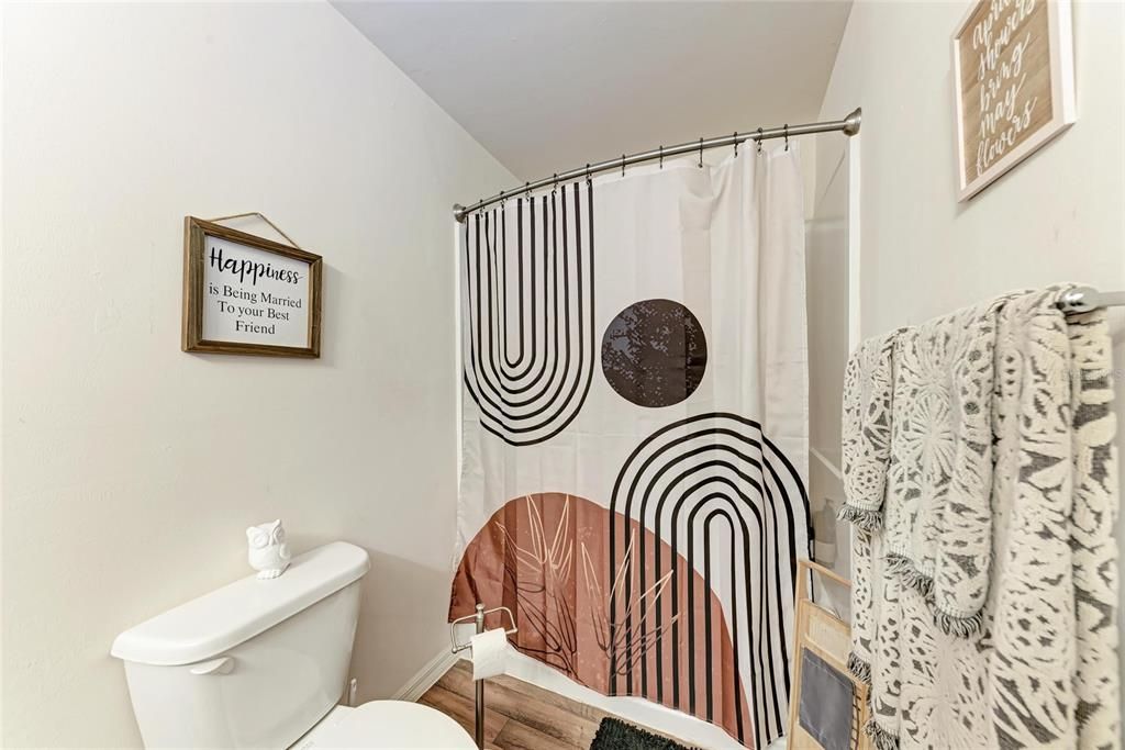 Под контрактом: $449,000 (6 спален, 0 ванн, 2804 Квадратных фут)