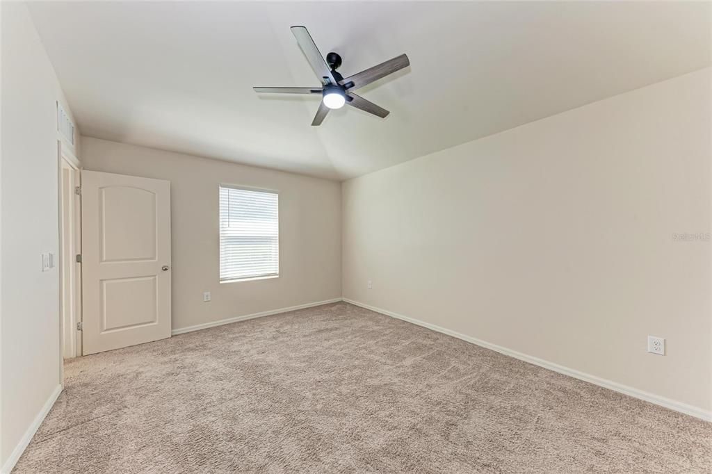 Под контрактом: $449,000 (6 спален, 0 ванн, 2804 Квадратных фут)