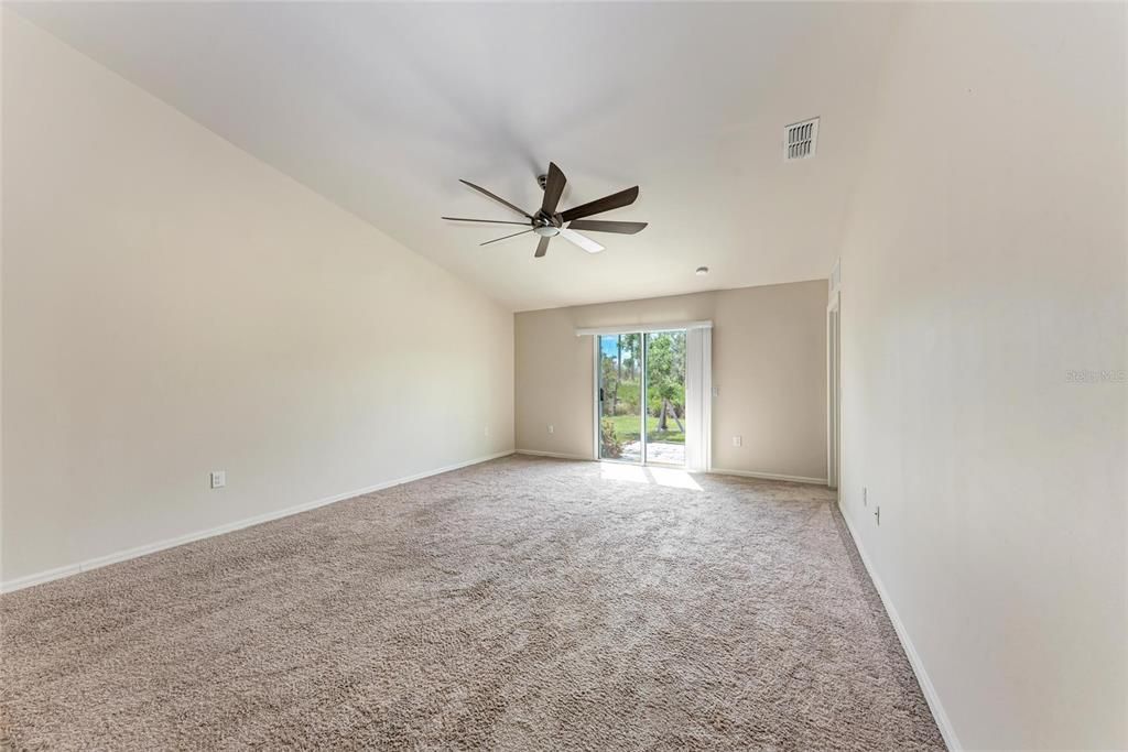 Под контрактом: $449,000 (6 спален, 0 ванн, 2804 Квадратных фут)