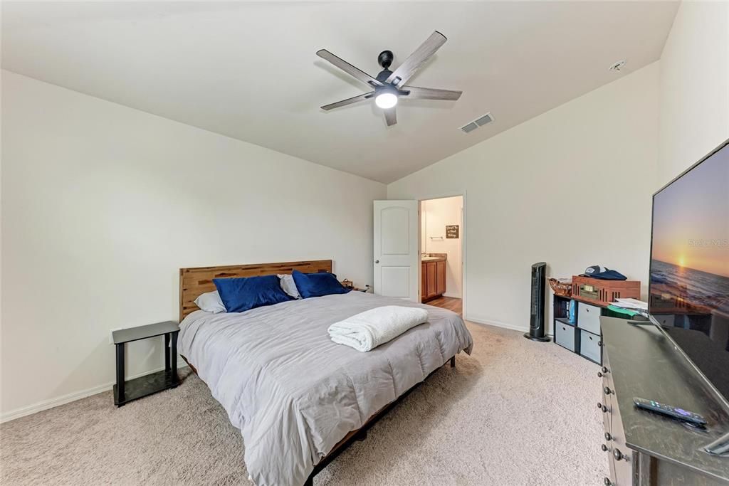 Под контрактом: $449,000 (6 спален, 0 ванн, 2804 Квадратных фут)