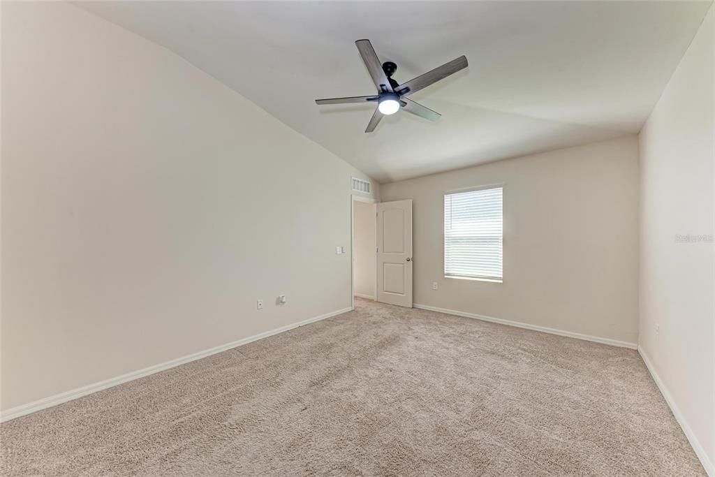 Под контрактом: $449,000 (6 спален, 0 ванн, 2804 Квадратных фут)