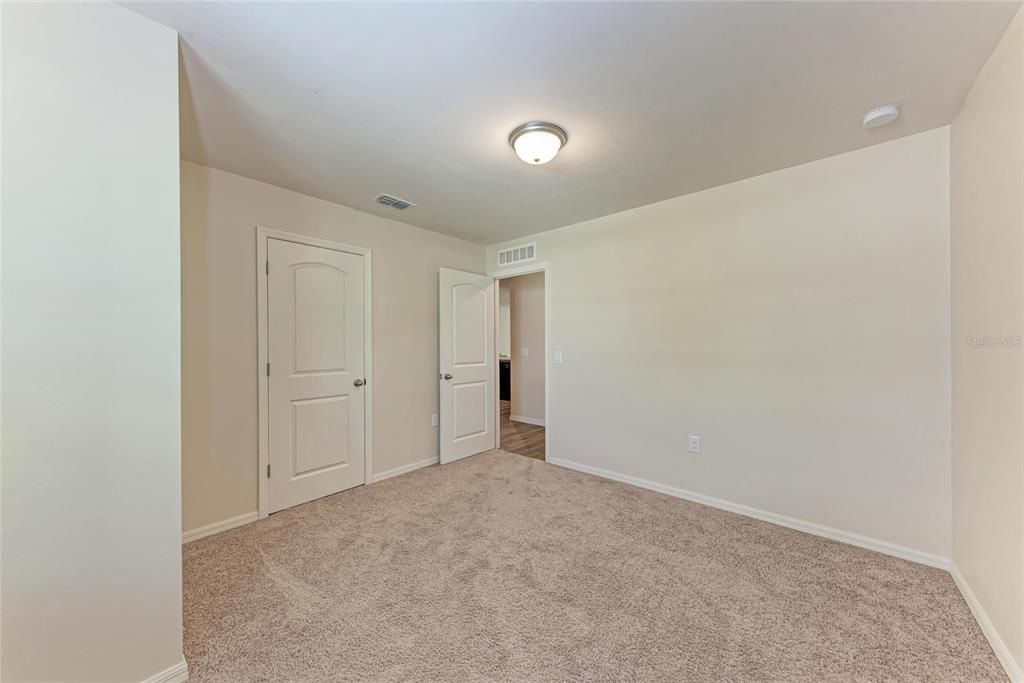 Под контрактом: $449,000 (6 спален, 0 ванн, 2804 Квадратных фут)