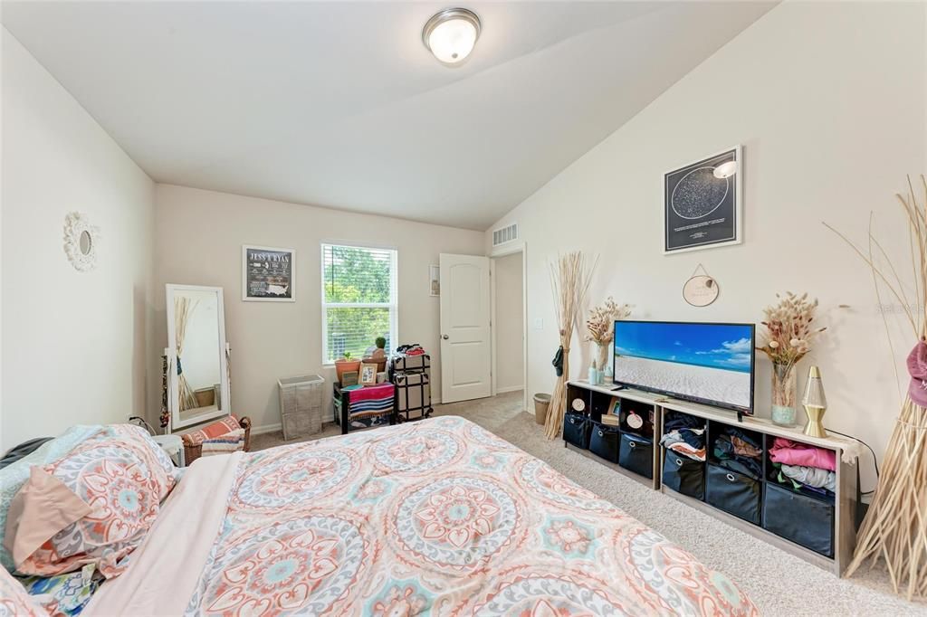 Под контрактом: $449,000 (6 спален, 0 ванн, 2804 Квадратных фут)