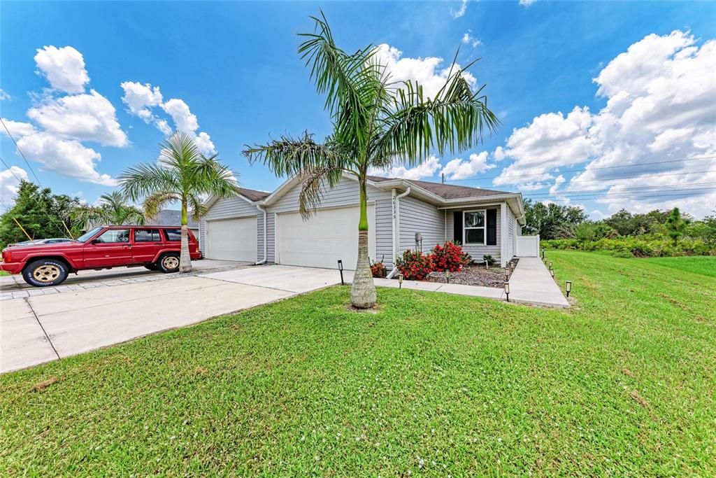 Под контрактом: $449,000 (6 спален, 0 ванн, 2804 Квадратных фут)