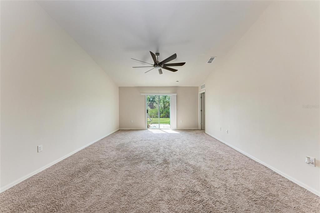 Под контрактом: $449,000 (6 спален, 0 ванн, 2804 Квадратных фут)