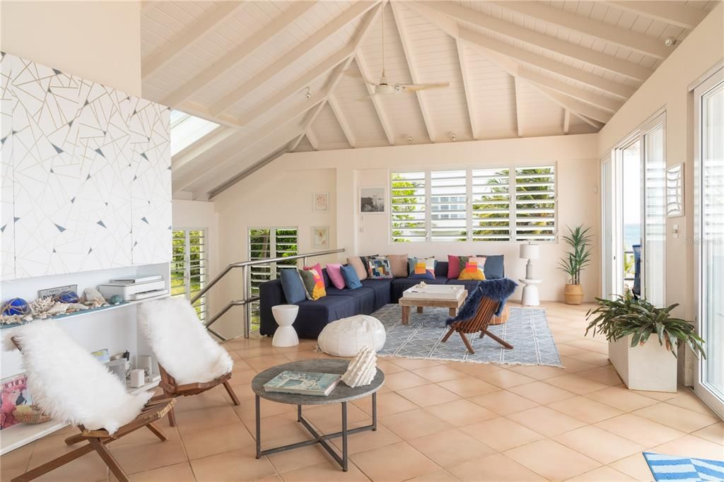 For Sale: $2,500,000 (4 beds, 3 baths, 3500 Square Feet)