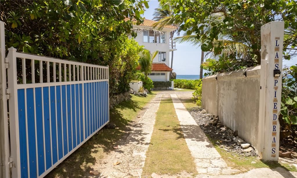 For Sale: $2,500,000 (4 beds, 3 baths, 3500 Square Feet)