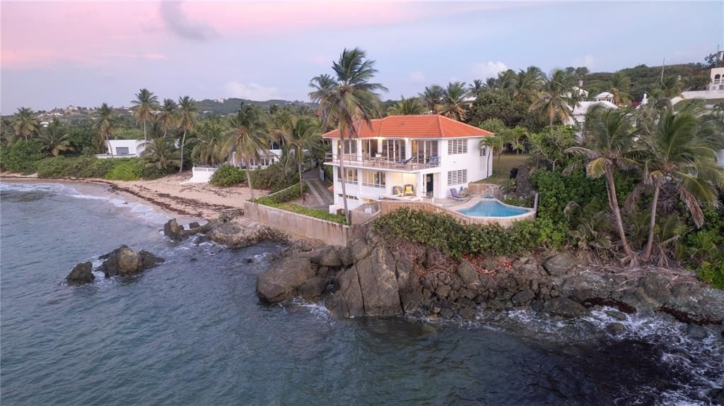 For Sale: $2,500,000 (4 beds, 3 baths, 3500 Square Feet)