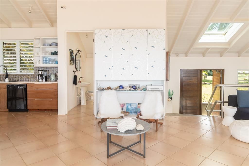 For Sale: $2,500,000 (4 beds, 3 baths, 3500 Square Feet)