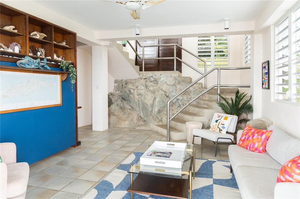 For Sale: $2,500,000 (4 beds, 3 baths, 3500 Square Feet)