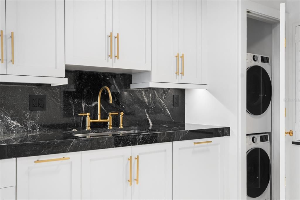 待售: $1,195,000 (2 贝兹, 2 浴室, 1220 平方英尺)