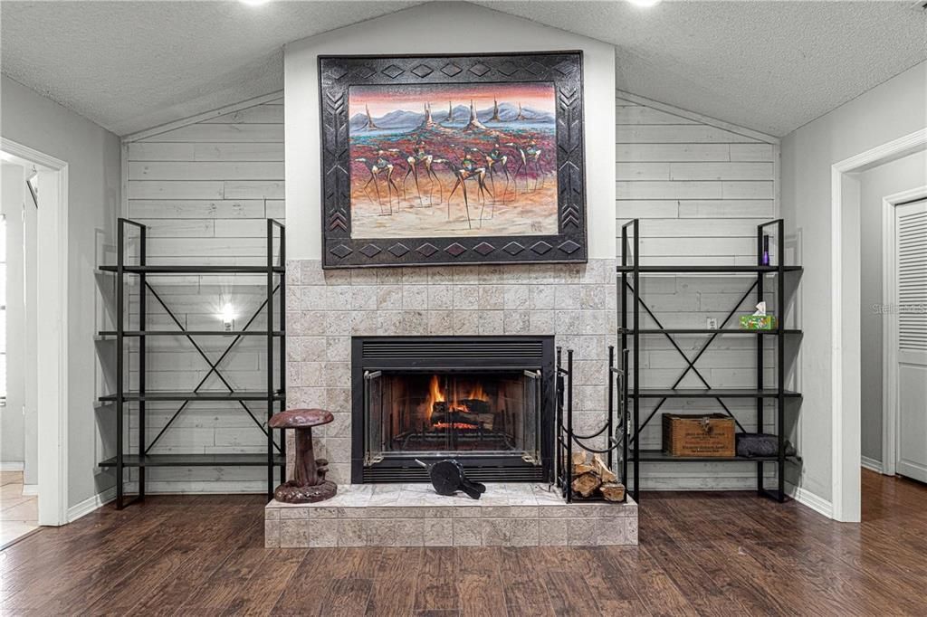 Active With Contract: $480,000 (4 beds, 3 baths, 2546 Square Feet)