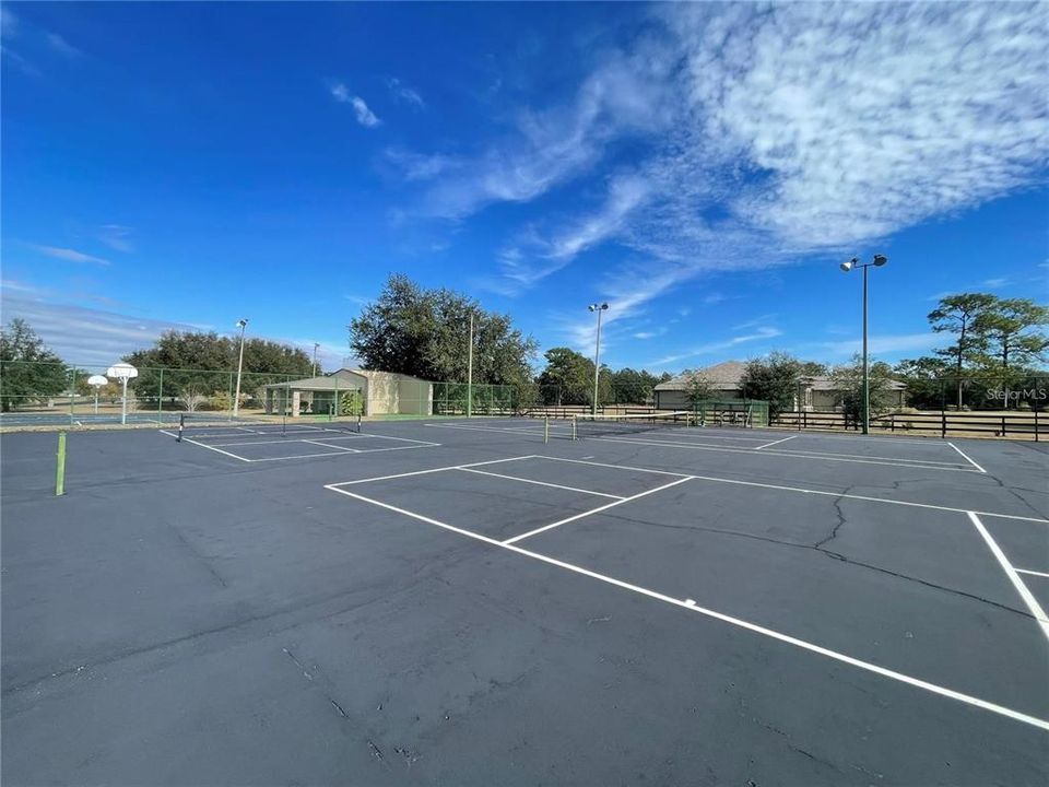 Active With Contract: $480,000 (4 beds, 3 baths, 2546 Square Feet)