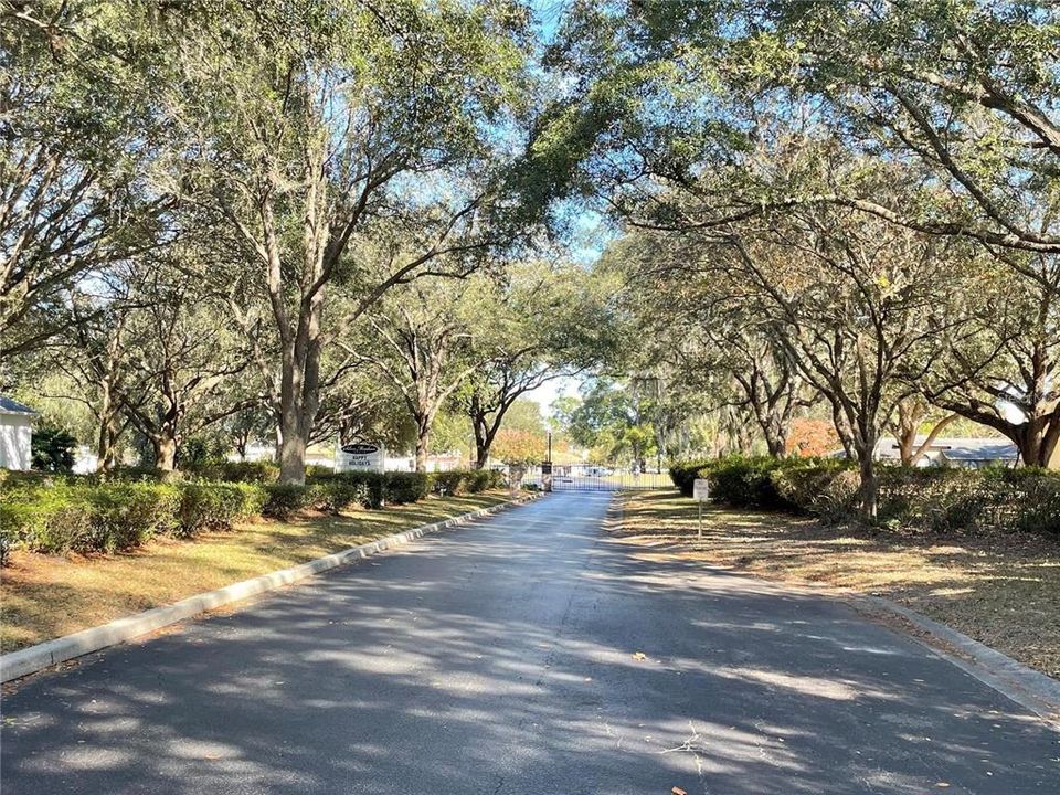 Active With Contract: $480,000 (4 beds, 3 baths, 2546 Square Feet)