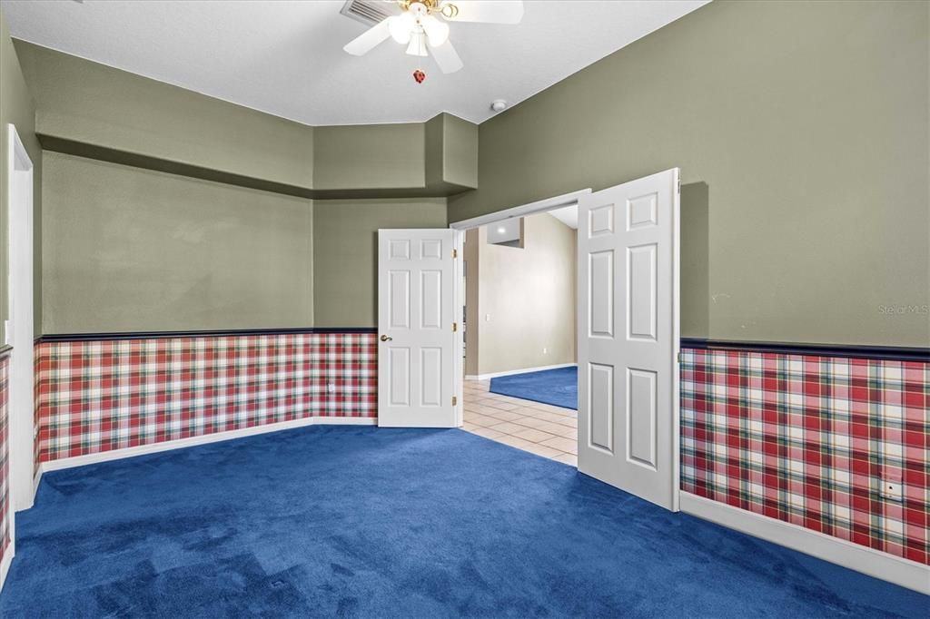 合同活跃: $480,000 (4 贝兹, 2 浴室, 2442 平方英尺)