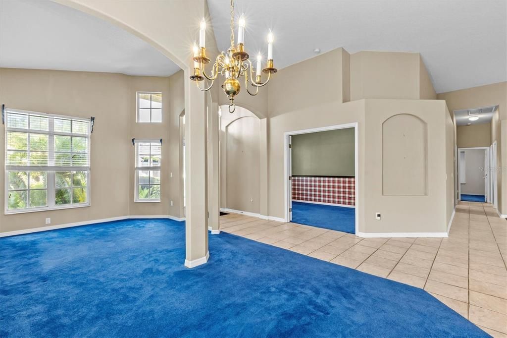 合同活跃: $480,000 (4 贝兹, 2 浴室, 2442 平方英尺)