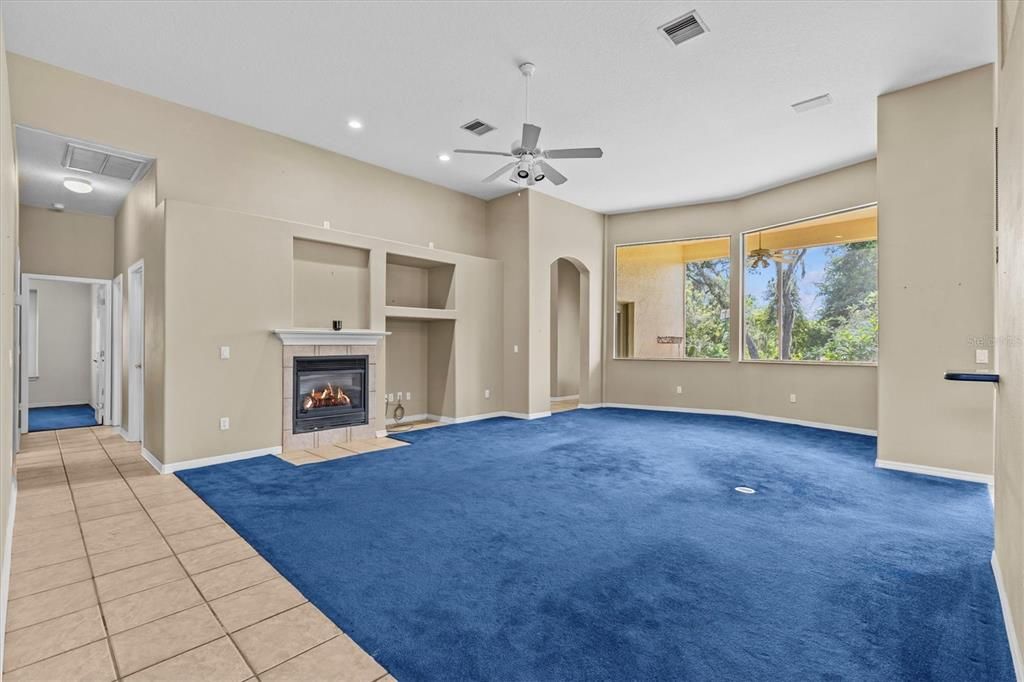 合同活跃: $480,000 (4 贝兹, 2 浴室, 2442 平方英尺)