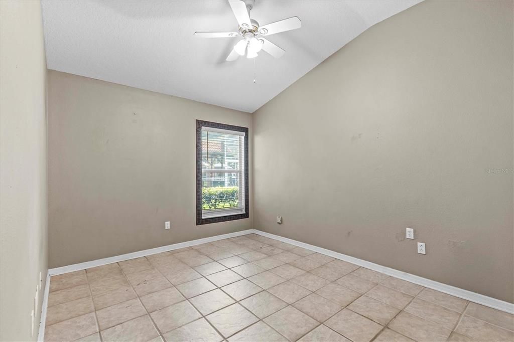 合同活跃: $480,000 (4 贝兹, 2 浴室, 2442 平方英尺)