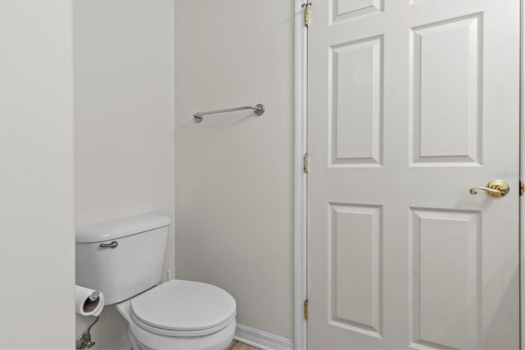 合同活跃: $480,000 (4 贝兹, 2 浴室, 2442 平方英尺)