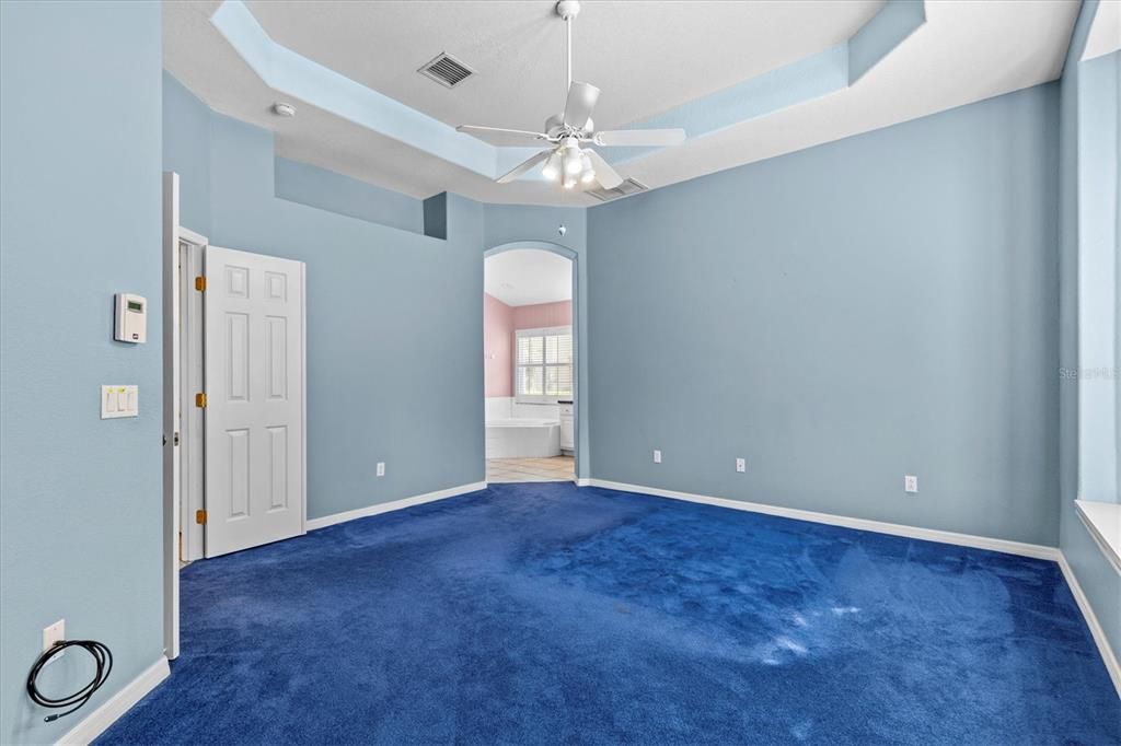 合同活跃: $480,000 (4 贝兹, 2 浴室, 2442 平方英尺)