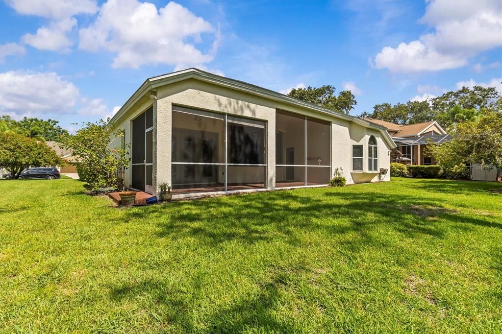 合同活跃: $480,000 (4 贝兹, 2 浴室, 2442 平方英尺)