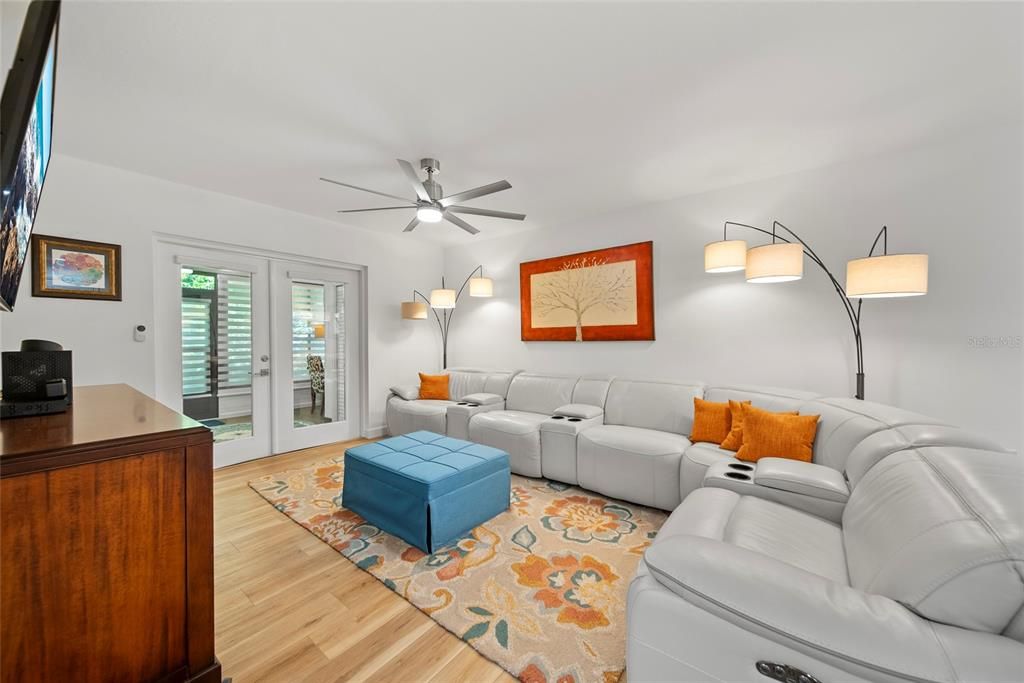 Activo con contrato: $119,999 (1 camas, 1 baños, 802 Pies cuadrados)