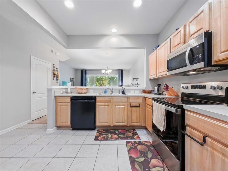 For Sale: $289,990 (3 beds, 2 baths, 1588 Square Feet)