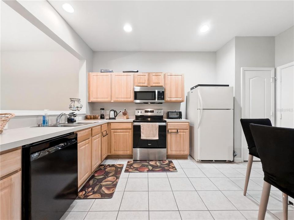 For Sale: $289,990 (3 beds, 2 baths, 1588 Square Feet)