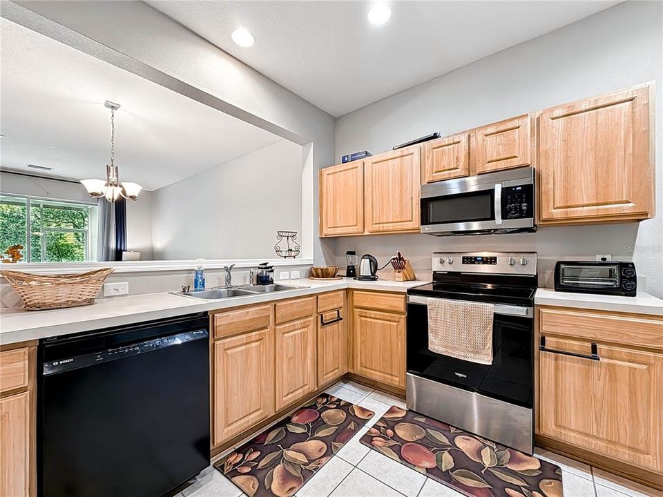 For Sale: $289,990 (3 beds, 2 baths, 1588 Square Feet)