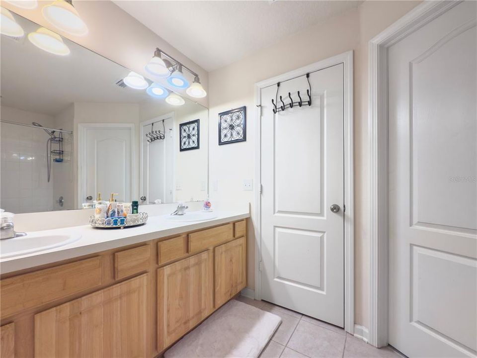 For Sale: $289,990 (3 beds, 2 baths, 1588 Square Feet)