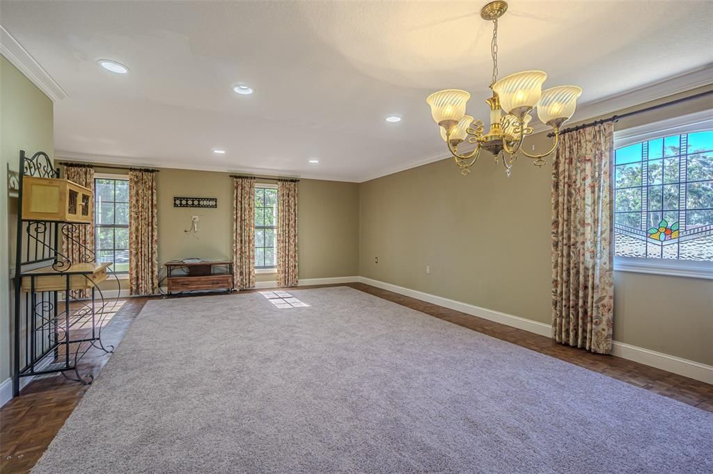 Active With Contract: $494,900 (5 beds, 3 baths, 3719 Square Feet)