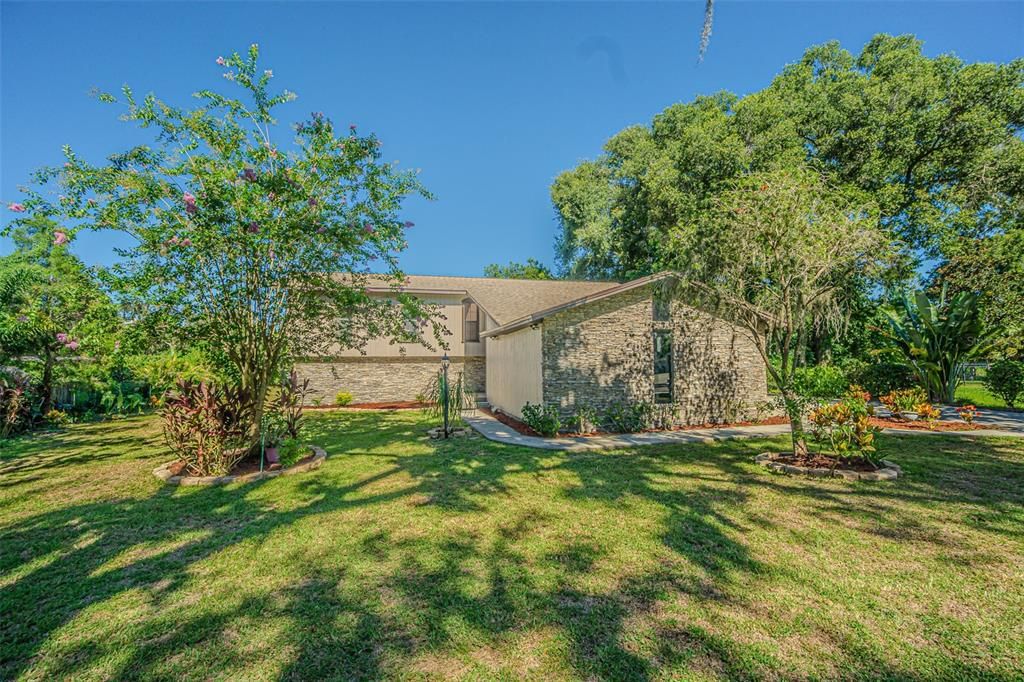 Active With Contract: $494,900 (5 beds, 3 baths, 3719 Square Feet)