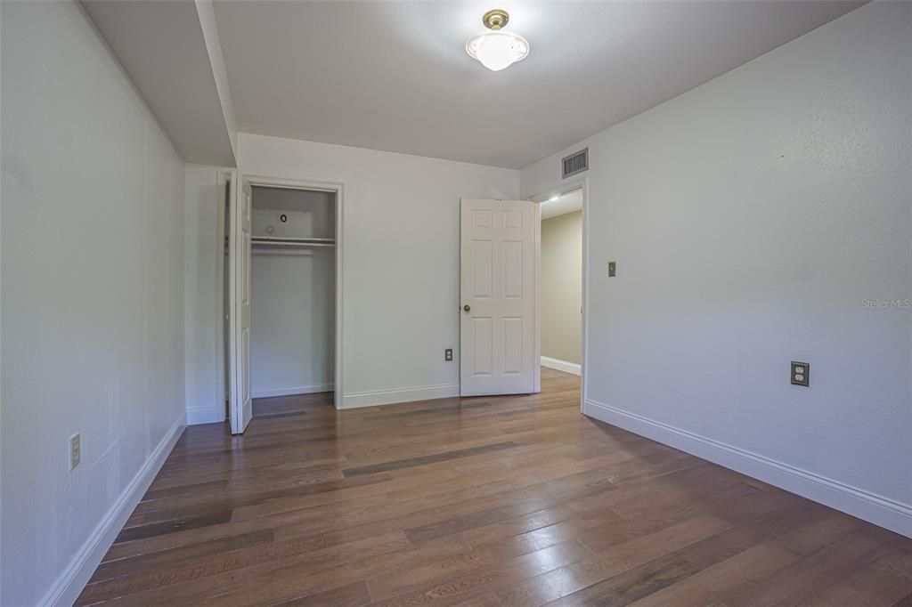 Active With Contract: $494,900 (5 beds, 3 baths, 3719 Square Feet)