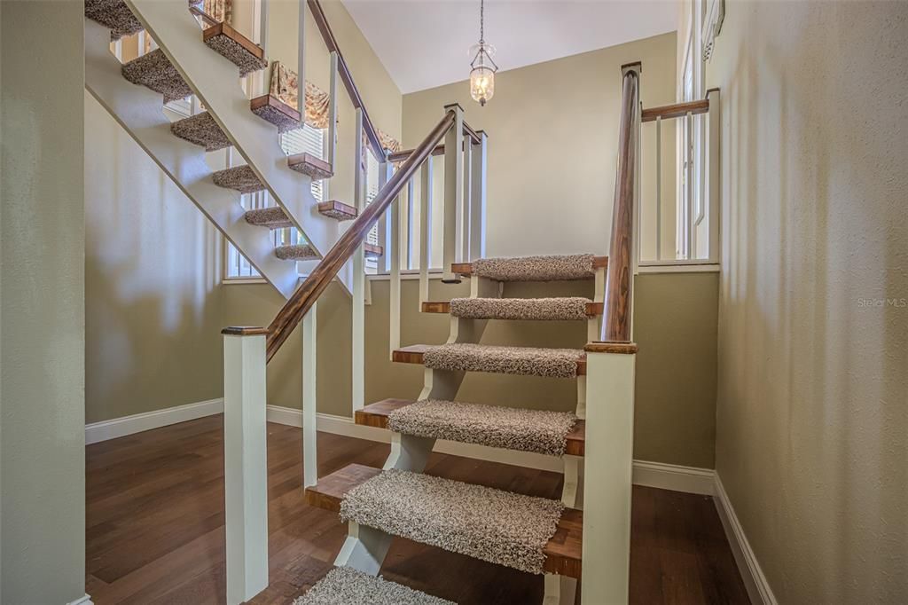 Active With Contract: $494,900 (5 beds, 3 baths, 3719 Square Feet)