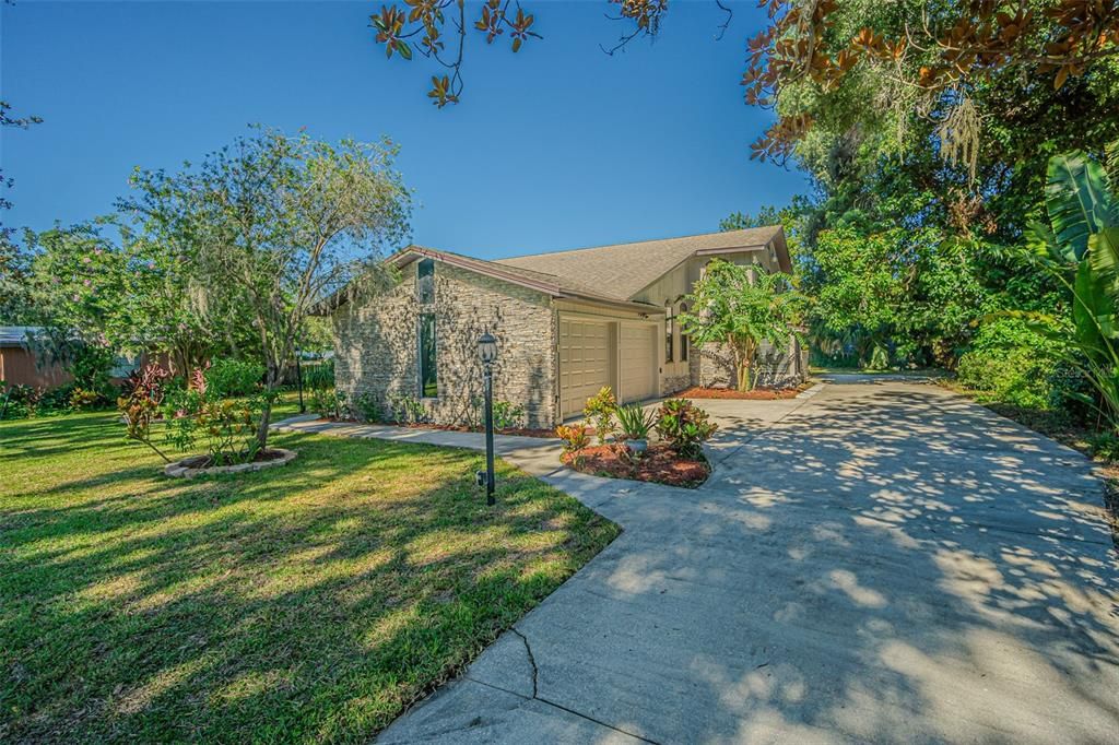 Active With Contract: $494,900 (5 beds, 3 baths, 3719 Square Feet)