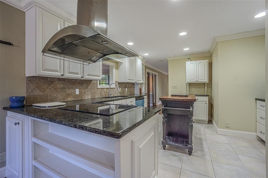 Active With Contract: $494,900 (5 beds, 3 baths, 3719 Square Feet)