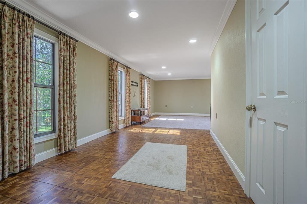 Active With Contract: $494,900 (5 beds, 3 baths, 3719 Square Feet)