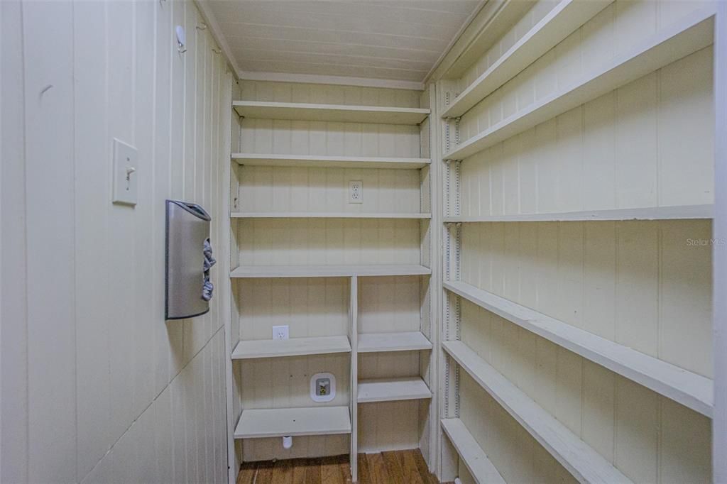 Active With Contract: $494,900 (5 beds, 3 baths, 3719 Square Feet)