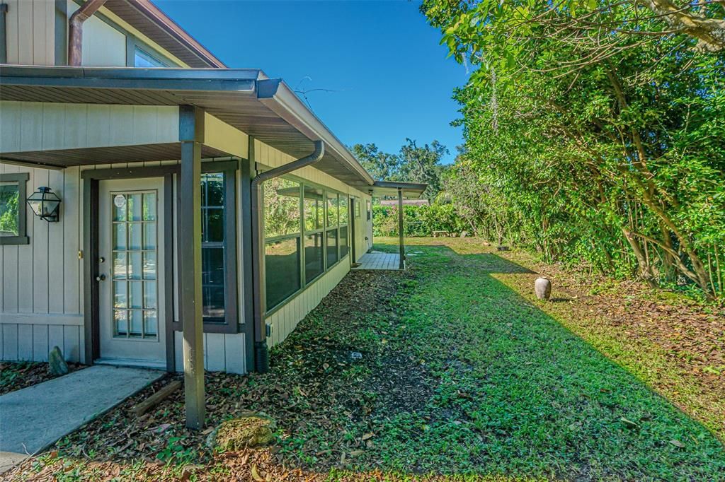 Active With Contract: $494,900 (5 beds, 3 baths, 3719 Square Feet)