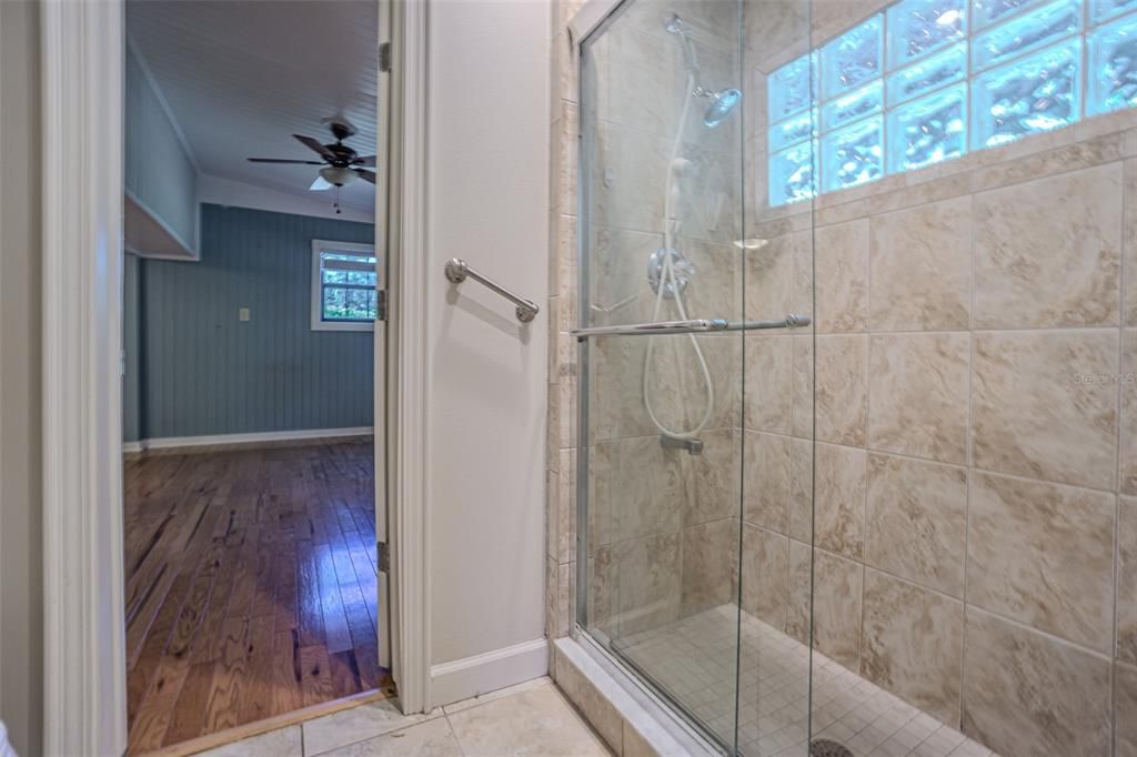 Active With Contract: $494,900 (5 beds, 3 baths, 3719 Square Feet)