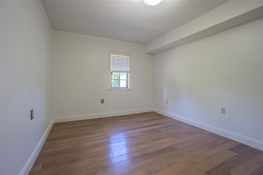 Active With Contract: $494,900 (5 beds, 3 baths, 3719 Square Feet)