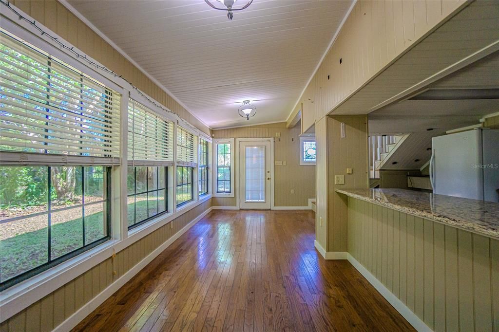 Active With Contract: $494,900 (5 beds, 3 baths, 3719 Square Feet)