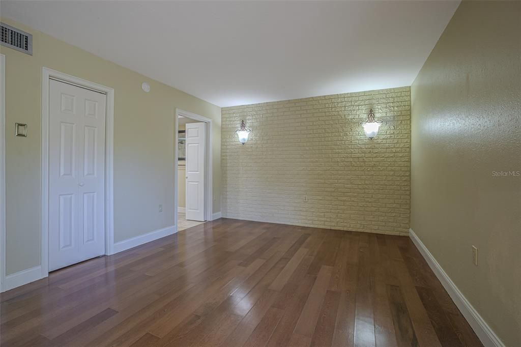 Active With Contract: $494,900 (5 beds, 3 baths, 3719 Square Feet)