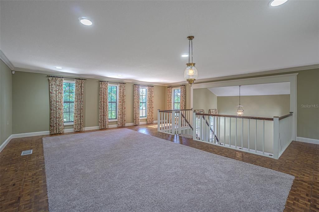 Active With Contract: $494,900 (5 beds, 3 baths, 3719 Square Feet)