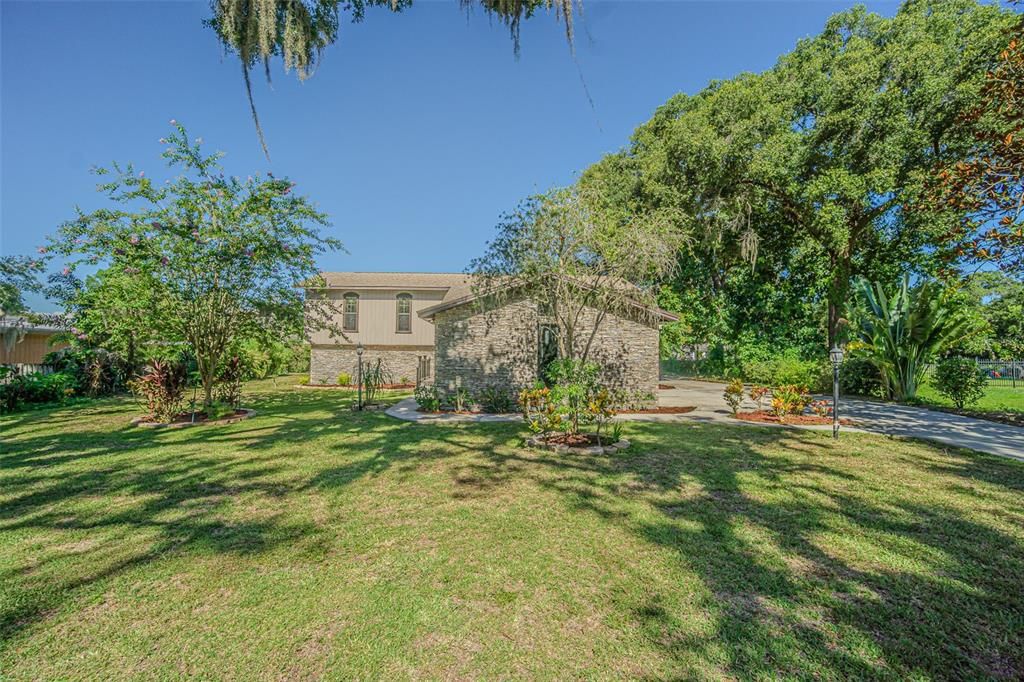 Active With Contract: $494,900 (5 beds, 3 baths, 3719 Square Feet)