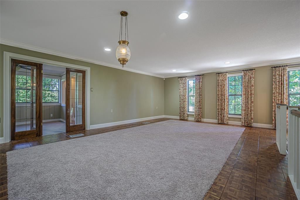 Active With Contract: $494,900 (5 beds, 3 baths, 3719 Square Feet)