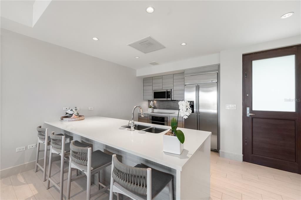 For Rent: $15,000 (2 beds, 3 baths, 1518 Square Feet)