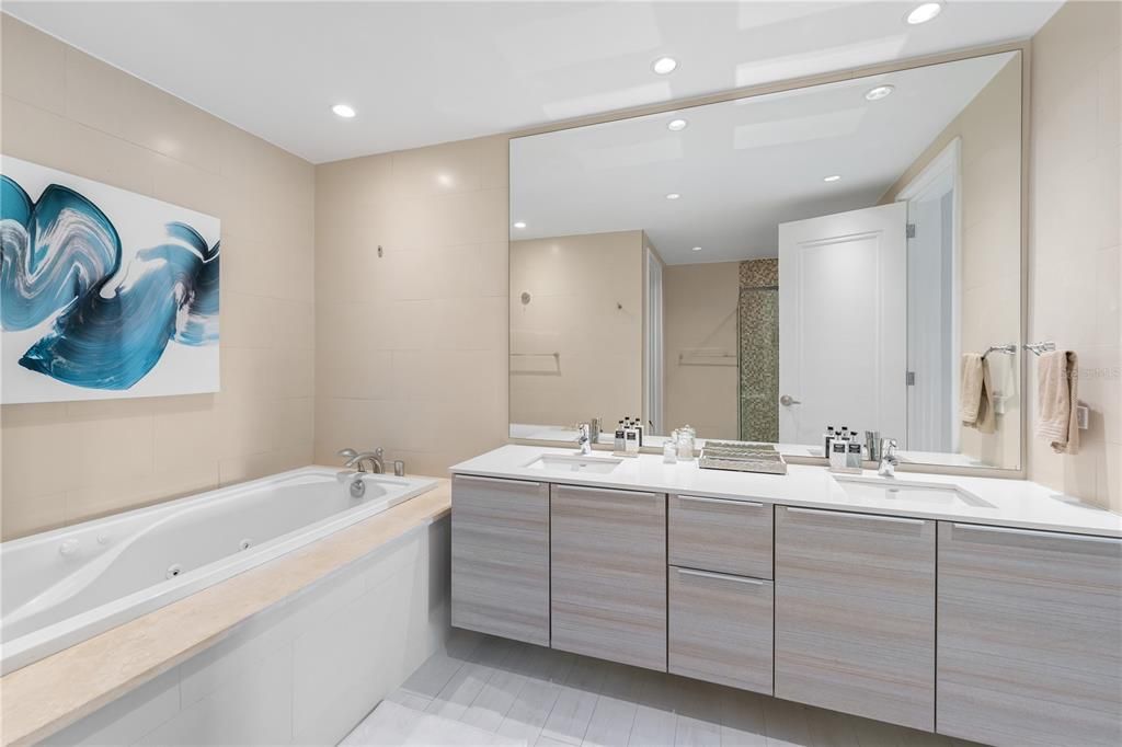 For Rent: $15,000 (2 beds, 3 baths, 1518 Square Feet)