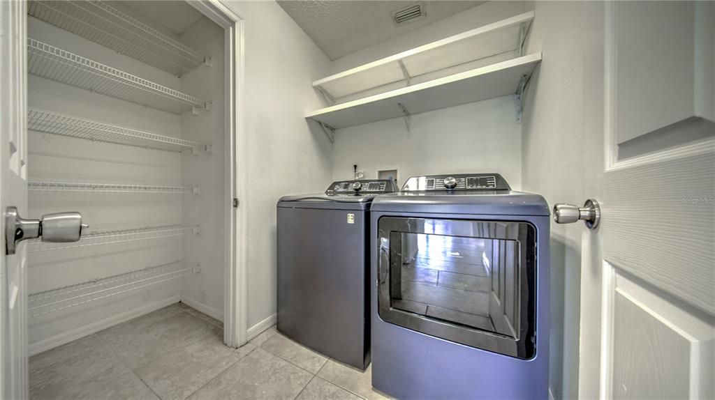 На продажу: $495,000 (4 спален, 2 ванн, 2225 Квадратных фут)